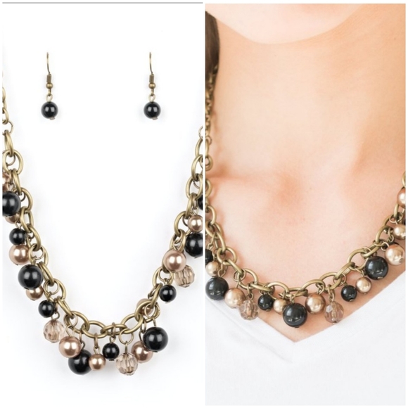 THE GRIT CROWD BLACK NECKLACE/EARRING SET